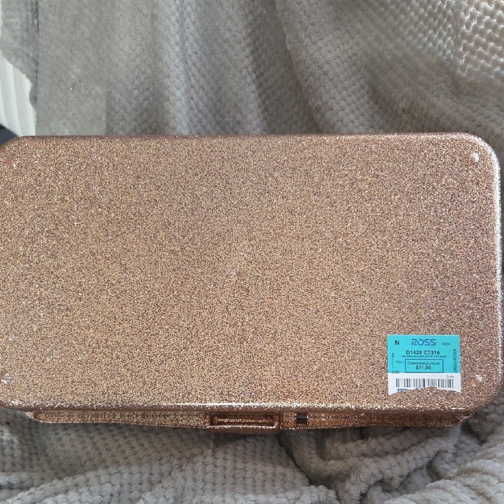 Sparkling Gold Storage Box - Picture 4 of 4